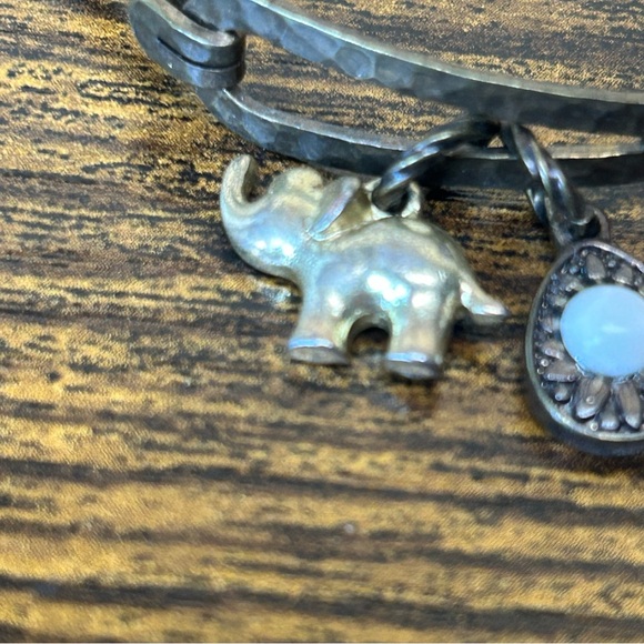 Vintage Good luck Charm hammered metal bracelet jewelry horseshoe,elephant,stone - Picture 4 of 15